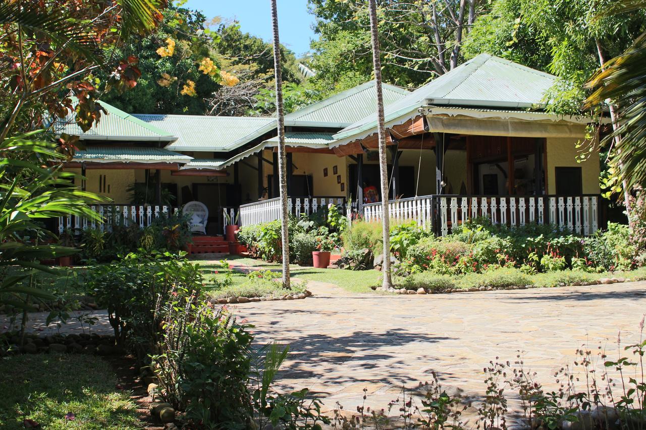 Hotel Gerard Et Francine Ambatoloaka  Exterior foto